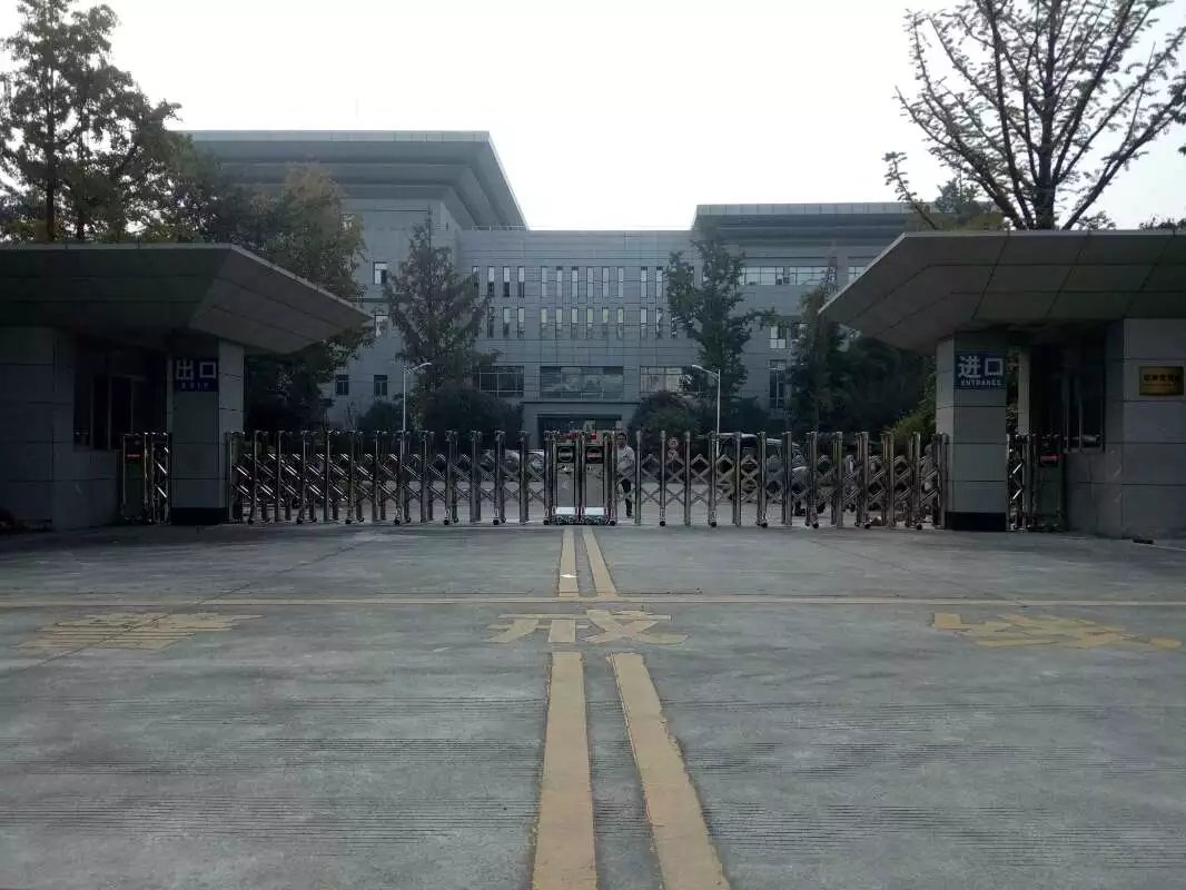 通城县通城县四川消防总队伸缩门